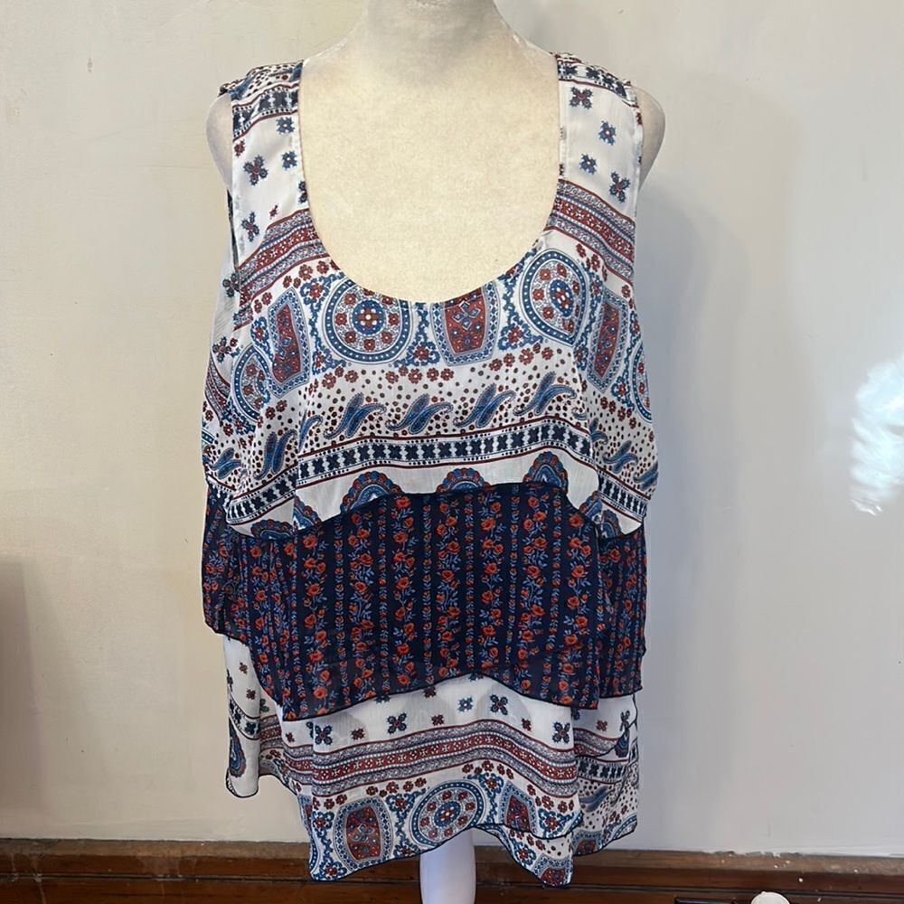 live and let live sleeveless floral paisley tiered blouse Size 1X EUC